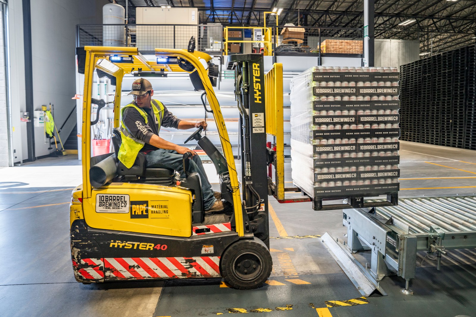 Manutention de marchandises dans un entrepôt
